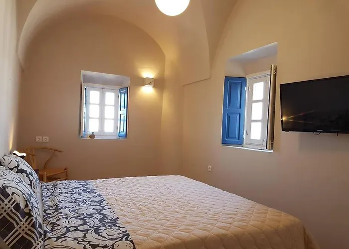 Life Mansion In * Oia